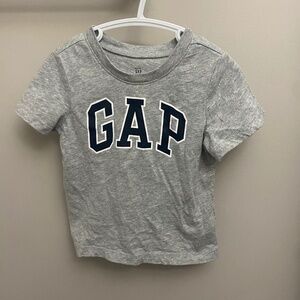 Gap Tshirt 🖤3 for 10🖤